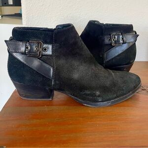 GORGEOUS Aquatalia booties!